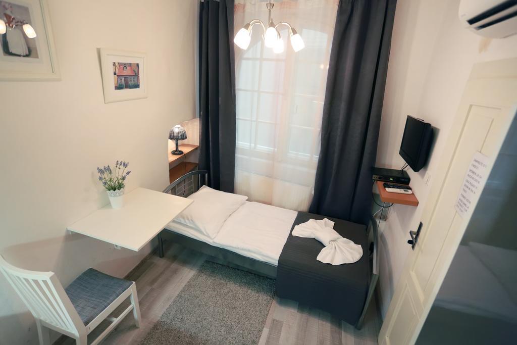 Apartments Pushkin Прага Стая снимка