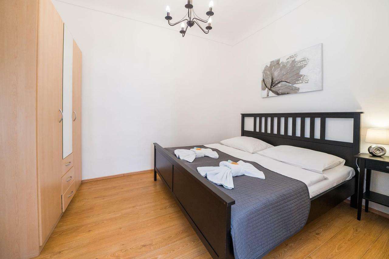 Apartments Pushkin Прага Екстериор снимка