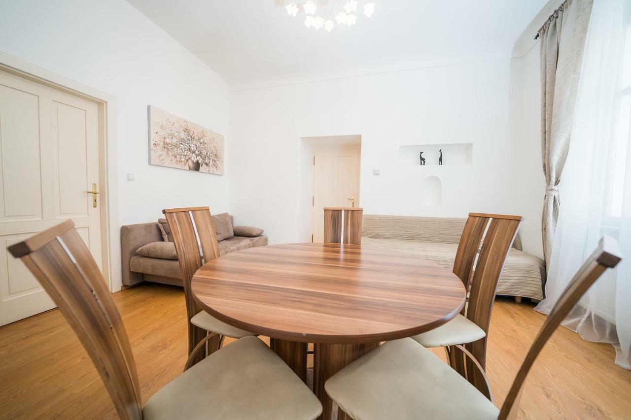 Apartments Pushkin Прага Екстериор снимка