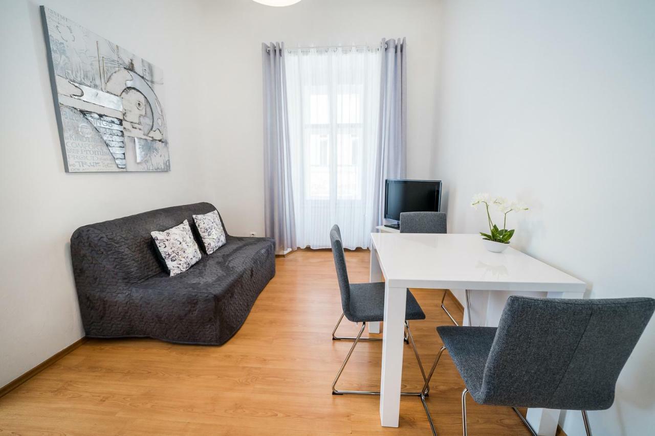 Apartments Pushkin Прага Екстериор снимка