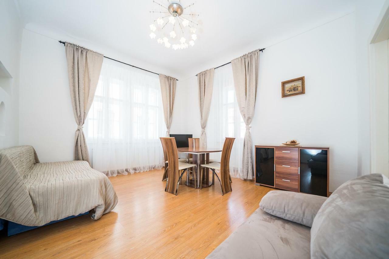 Apartments Pushkin Прага Екстериор снимка