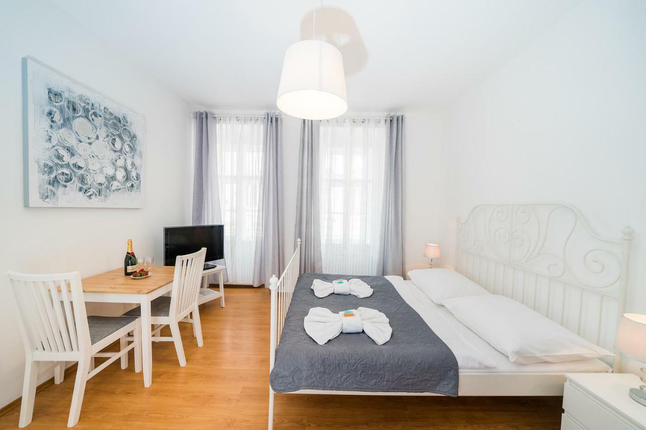 Apartments Pushkin Прага Екстериор снимка