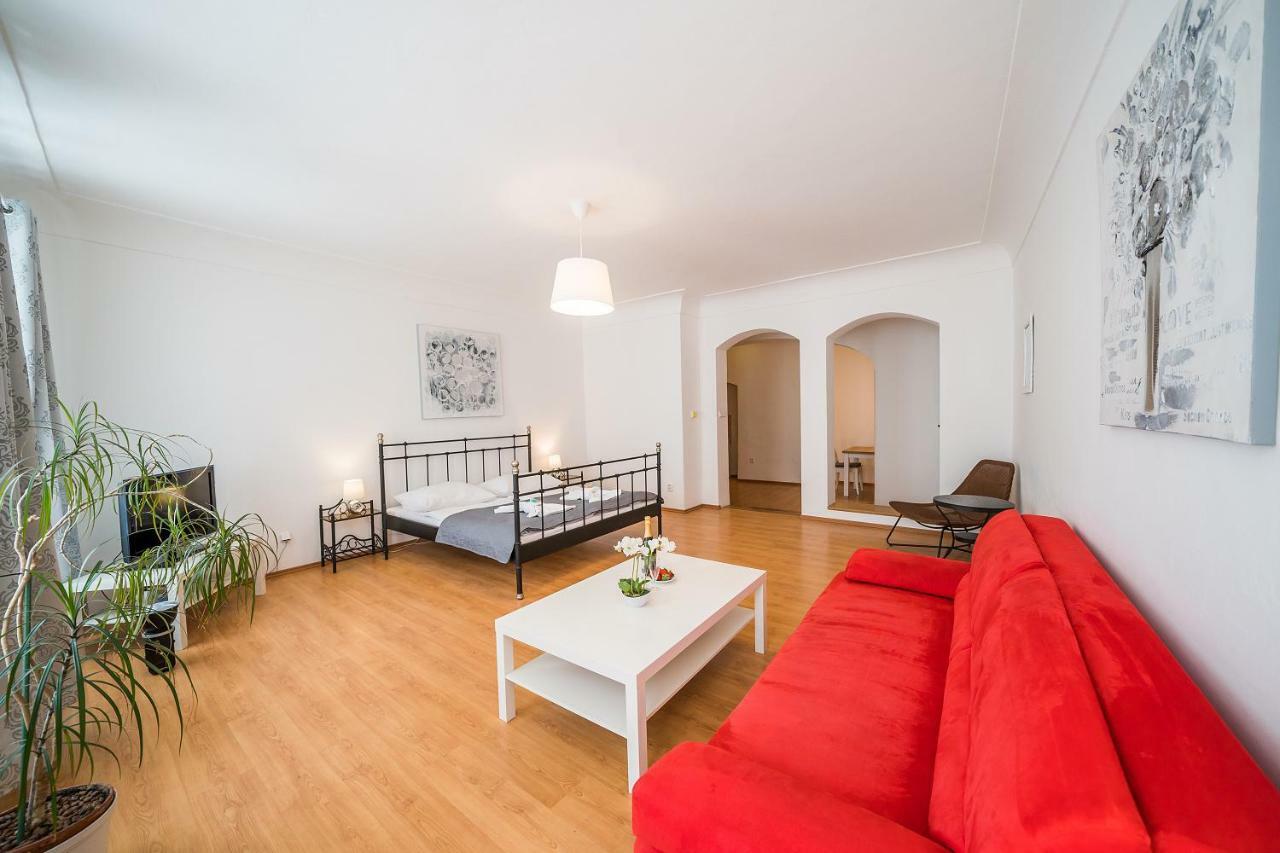 Apartments Pushkin Прага Екстериор снимка