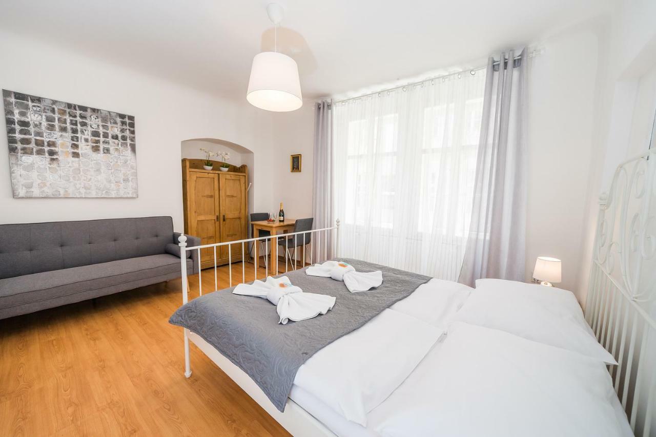 Apartments Pushkin Прага Екстериор снимка